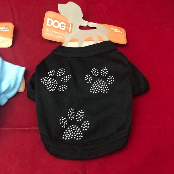 Paws N Claws Short Sleeve Dog Tee Shirts - 2 XS Shirts with Peace Sign and Paws - Picture 3 of 9